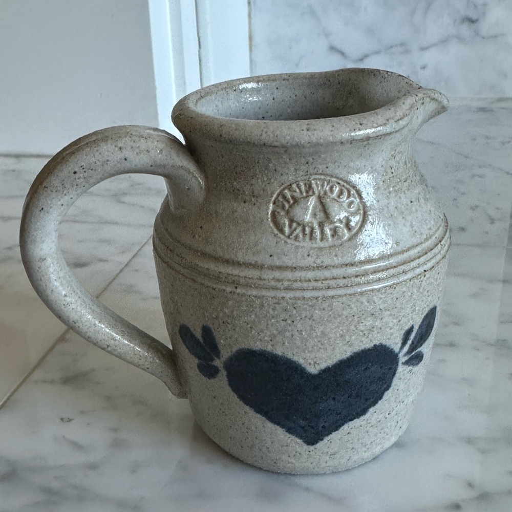 🇺🇸 Vintage American Pottery Pitcher